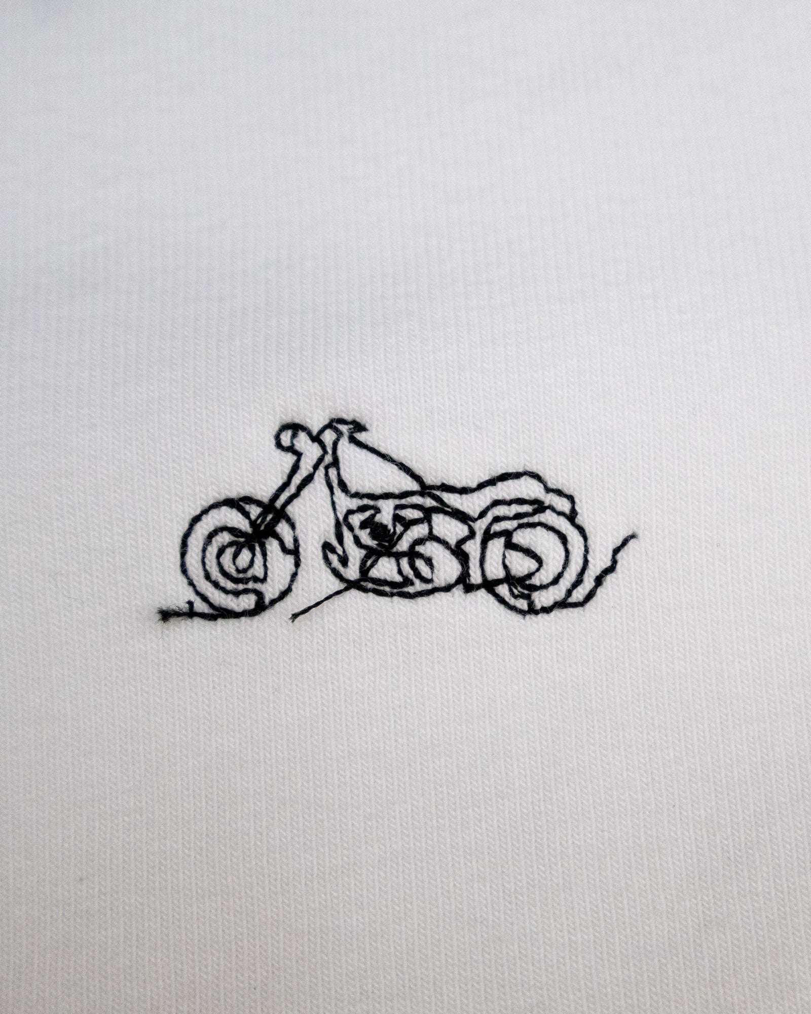 Playera Moto Fit R⚡H — Blanca | Signature Collection